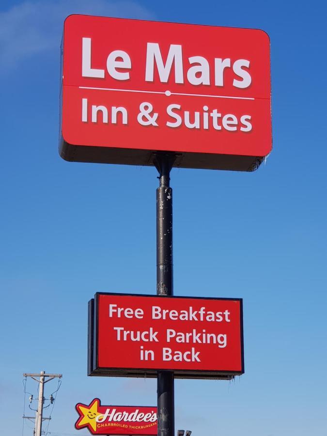 Le Mars Inn And Suites Exteriör bild